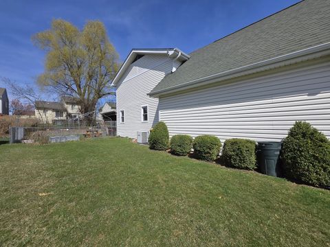 Tiny photo for 358 Westgate Terrace, Streamwood, IL 60107 (MLS # 12603978)