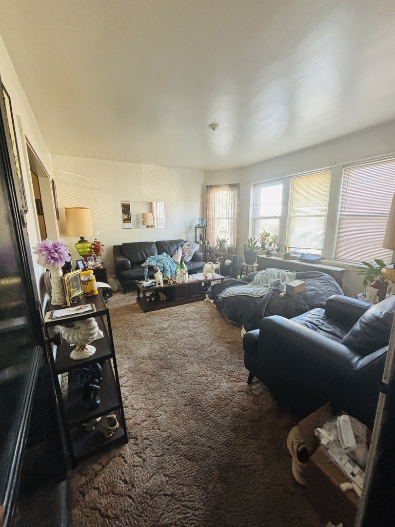 6212 S Claremont Avenue