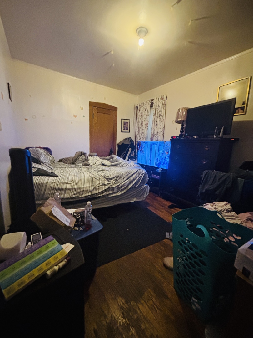 6212 S Claremont Avenue