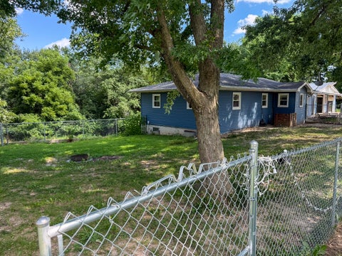 Tiny photo for 800 Shady Acres Lane, Quincy, IL 62305 (MLS # 12709674)