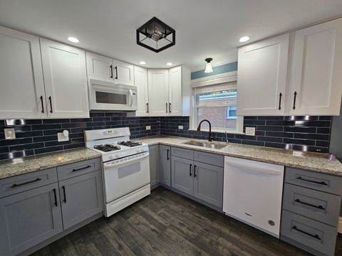 Tiny photo for 6925 W 64th Place #2f, Chicago, IL 60638 (MLS # 12673405)