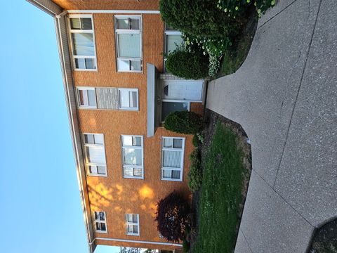 Tiny photo for 6925 W 64th Place #2f, Chicago, IL 60638 (MLS # 12673405)