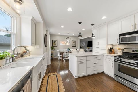 Tiny photo for 260 Chesterfield Avenue, Glen Ellyn, IL 60137 (MLS # 12631627)