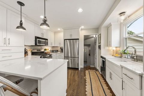 Tiny photo for 260 Chesterfield Avenue, Glen Ellyn, IL 60137 (MLS # 12631627)