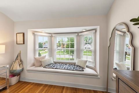 Tiny photo for 260 Chesterfield Avenue, Glen Ellyn, IL 60137 (MLS # 12631627)