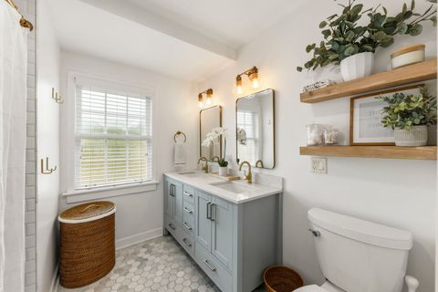 Tiny photo for 260 Chesterfield Avenue, Glen Ellyn, IL 60137 (MLS # 12631627)