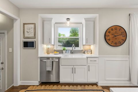 Tiny photo for 260 Chesterfield Avenue, Glen Ellyn, IL 60137 (MLS # 12631627)