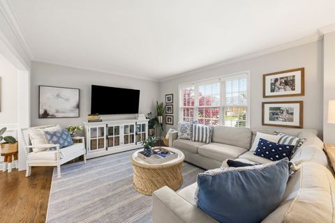 Tiny photo for 260 Chesterfield Avenue, Glen Ellyn, IL 60137 (MLS # 12631627)