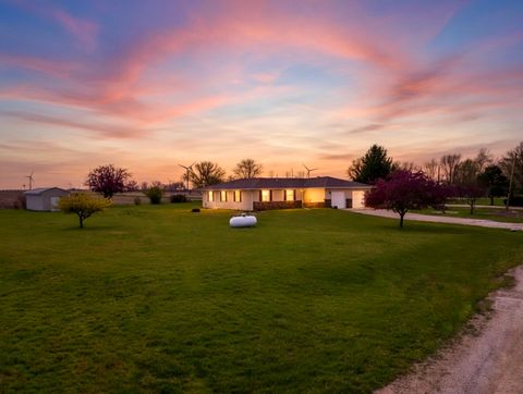 Tiny photo for 13015 E 2200 N Road, Hudson, IL 61748 (MLS # 12614674)