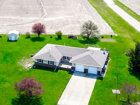 Tiny photo for 13015 E 2200 N Road, Hudson, IL 61748 (MLS # 12614674)