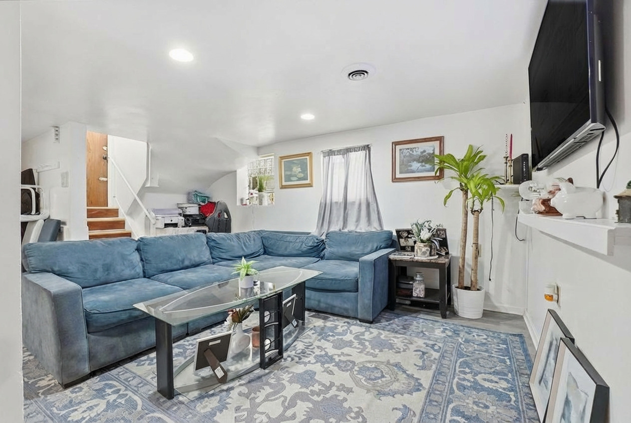 3240 W Cortez Street