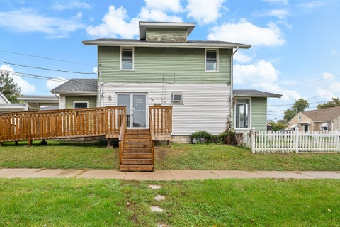 Tiny photo for 1559 28 Avenue, Moline, IL 61265 (MLS # 12789453)