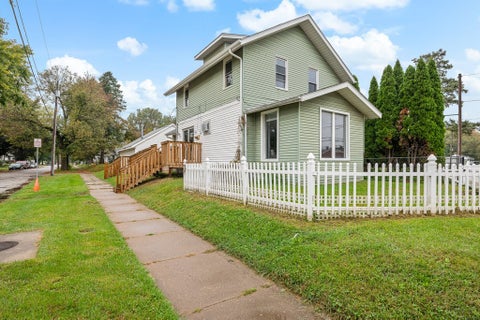 Photo of 1559 28 Avenue, Moline, IL 61265 (MLS # 12789453)