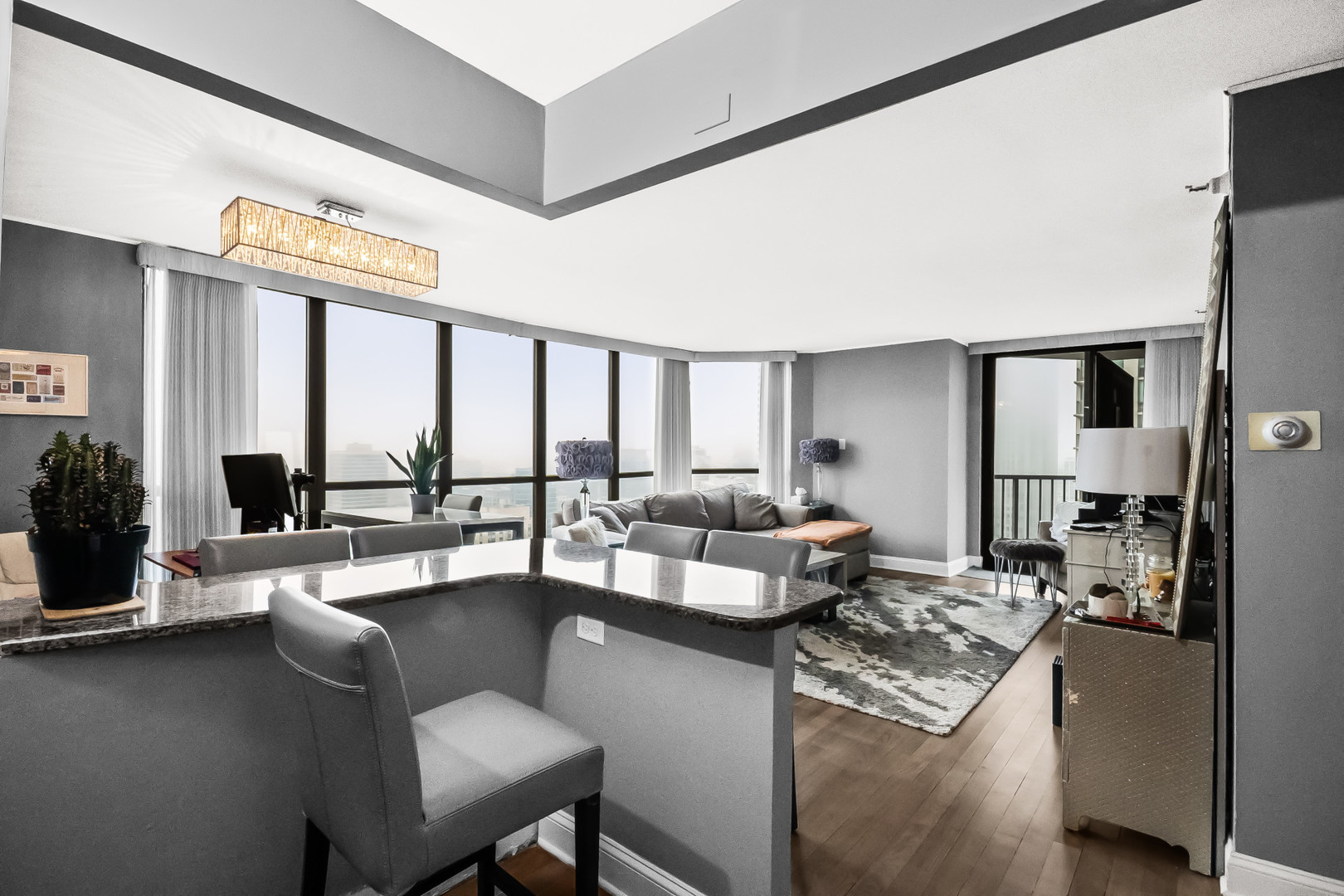 10 E Ontario Street 3808