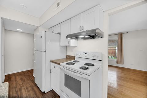 Tiny photo for 613 Shaw Court, Schaumburg, IL 60194 (MLS # 12592538)