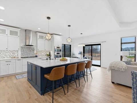 Tiny photo for 6817 Timber Court, Bettendorf, IA 52722 (MLS # 100000570)