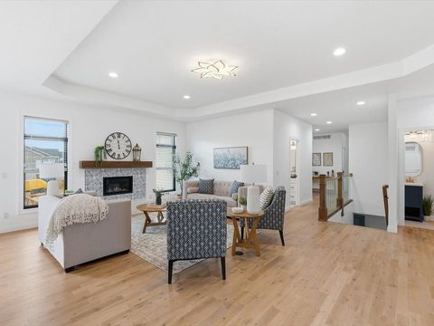 Tiny photo for 6817 Timber Court, Bettendorf, IA 52722 (MLS # 100000570)