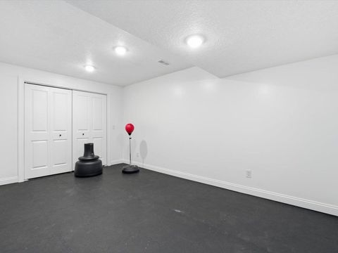 Tiny photo for 6817 Timber Court, Bettendorf, IA 52722 (MLS # 100000570)