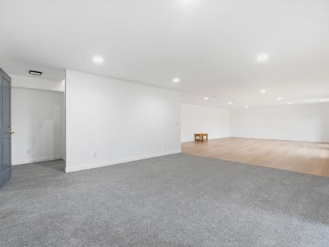 Tiny photo for 6817 Timber Court, Bettendorf, IA 52722 (MLS # 100000570)