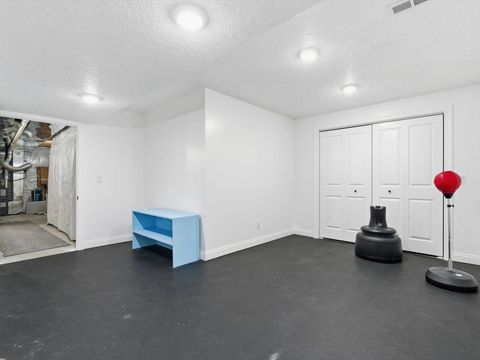 Tiny photo for 6817 Timber Court, Bettendorf, IA 52722 (MLS # 100000570)