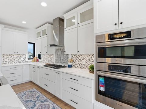 Tiny photo for 6817 Timber Court, Bettendorf, IA 52722 (MLS # 100000570)