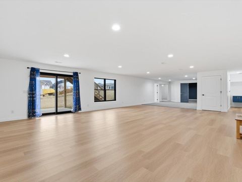 Tiny photo for 6817 Timber Court, Bettendorf, IA 52722 (MLS # 100000570)