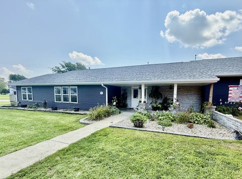Photo of 405 W Main Street, Bradford, IL 61421 (MLS # 12740306)
