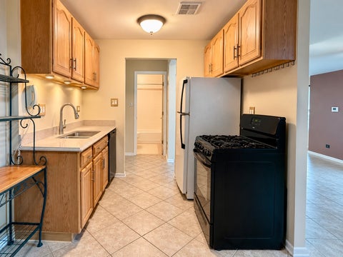 Tiny photo for 8970 N Parkside Avenue #113, Des Plaines, IL 60016 (MLS # 12774029)
