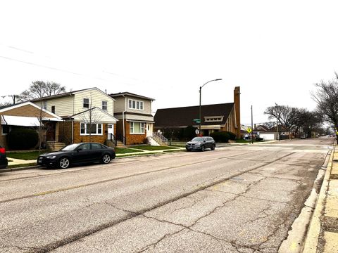 Tiny photo for 6218 W Foster Avenue, Chicago, IL 60630 (MLS # 12649343)