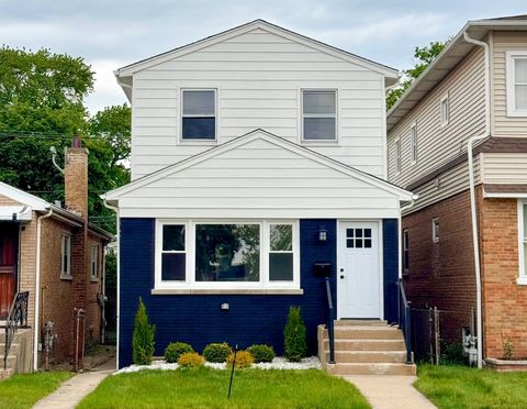 Photo of 6218 W Foster Avenue, Chicago, IL 60630 (MLS # 12649343)