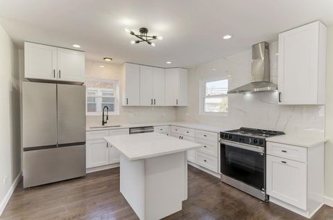 Tiny photo for 6218 W Foster Avenue, Chicago, IL 60630 (MLS # 12649343)