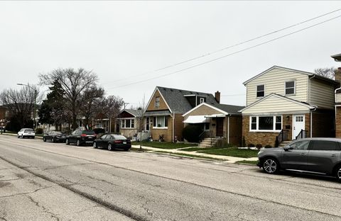 Tiny photo for 6218 W Foster Avenue, Chicago, IL 60630 (MLS # 12649343)