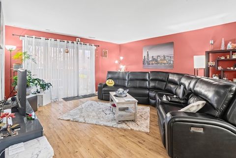 Tiny photo for 4704 Euclid Avenue #1B, Rolling Meadows, IL 60008 (MLS # 12522568)