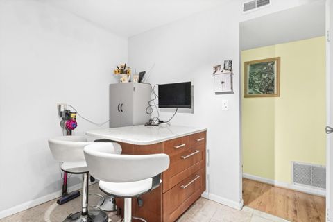 Tiny photo for 4704 Euclid Avenue #1B, Rolling Meadows, IL 60008 (MLS # 12522568)