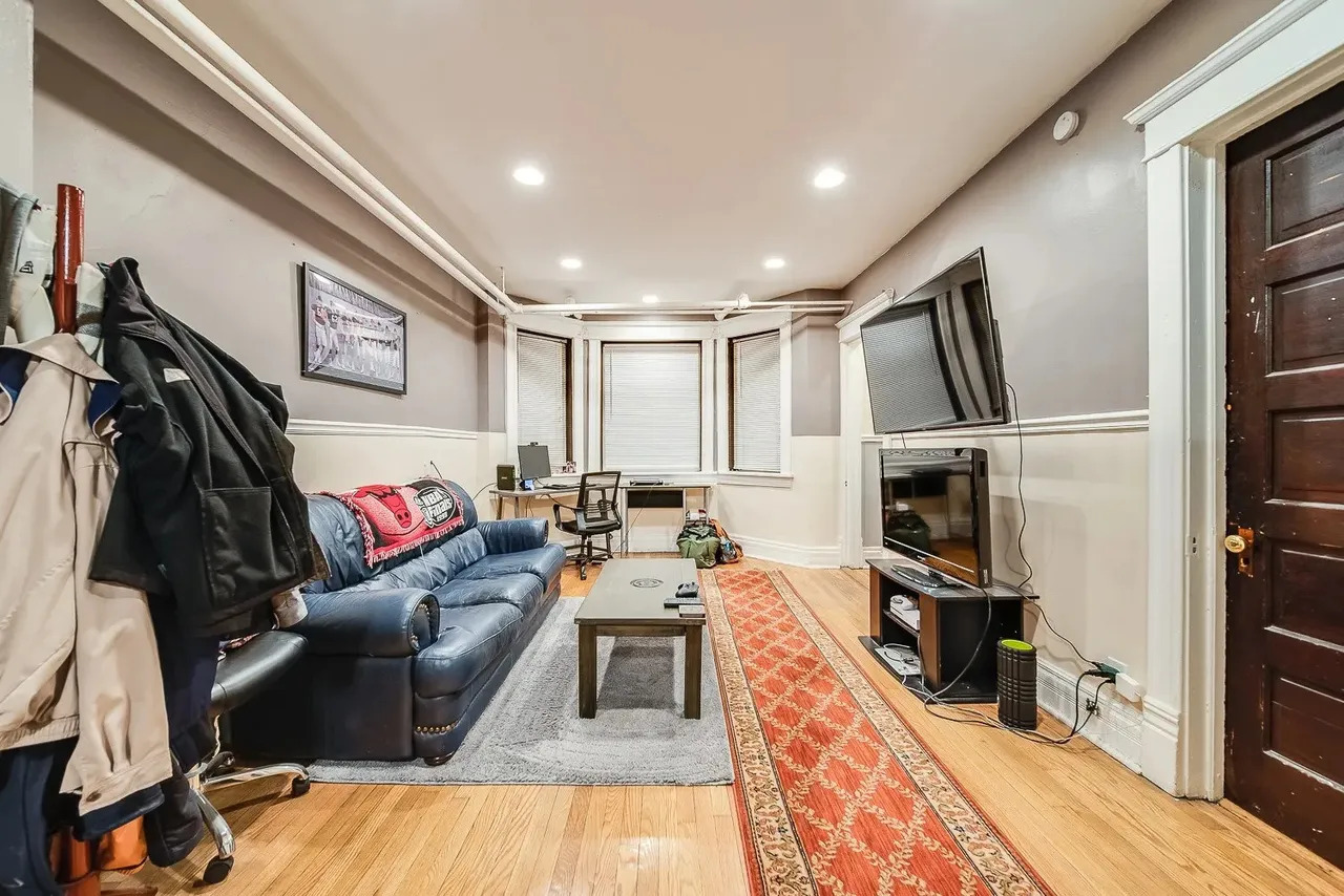 1308 W Byron Street G