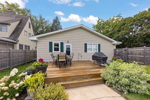 Tiny photo for 805 Walnut Avenue, St. Charles, IL 60174 (MLS # 12736070)