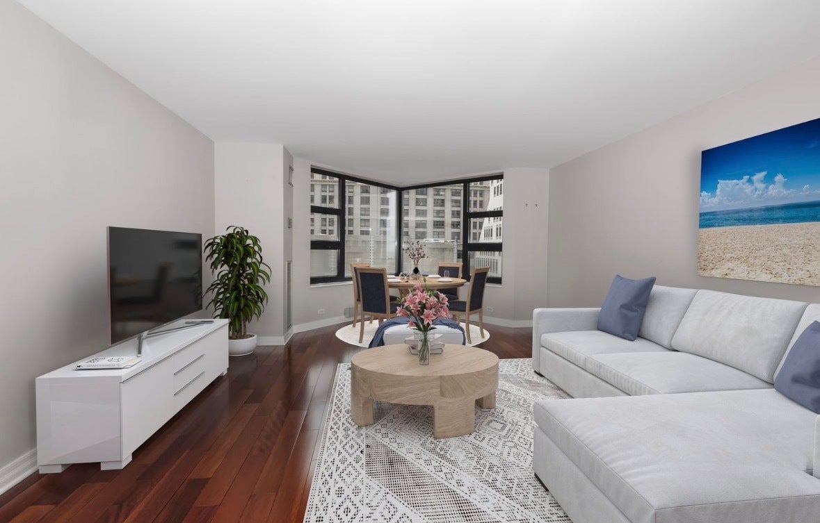 401 E ONTARIO Street 903