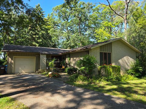 Tiny photo for 905 HICKORY Road, Woodstock, IL 60098 (MLS # 12568956)