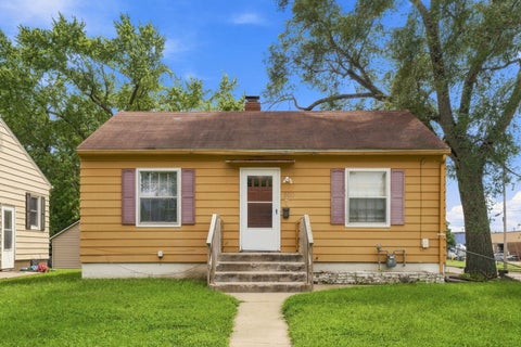 Photo of 500 19th Avenue, Rock Island, IL 61201 (MLS # 12746042)