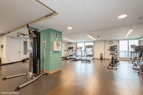 Tiny photo for 6007 N Sheridan Road #31J, Chicago, IL 60660 (MLS # 12434780)