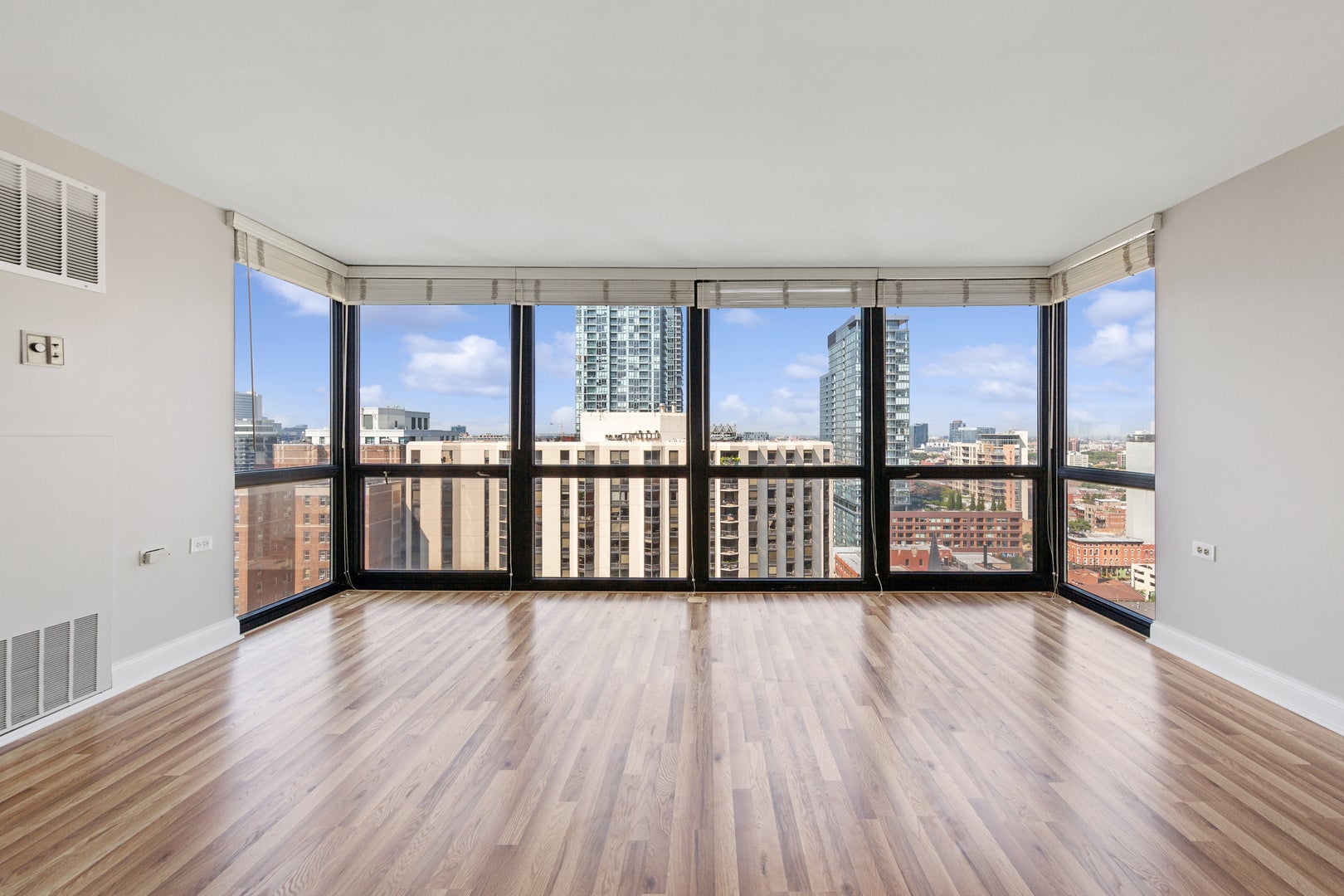 1122 N Clark Street 2102