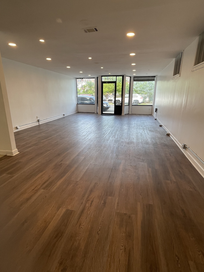 2704 N CALIFORNIA Avenue 1F