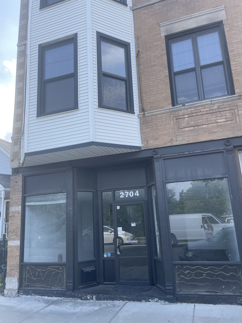 2704 N CALIFORNIA Avenue 1F