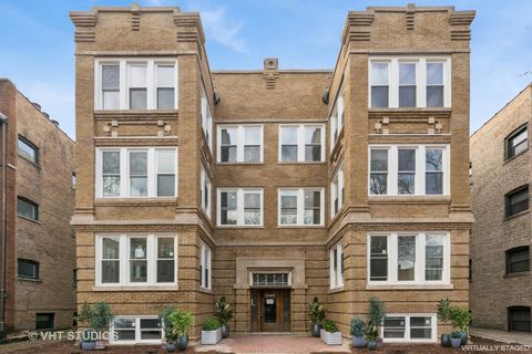 Photo of 847 W Ainslie Street #2W, Chicago, IL 60640 (MLS # 12512987)