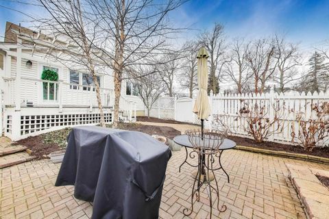 Tiny photo for 520 S Wheaton Avenue, Wheaton, IL 60187 (MLS # 12569277)