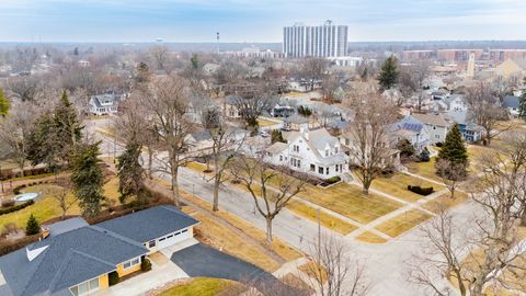 Tiny photo for 520 S Wheaton Avenue, Wheaton, IL 60187 (MLS # 12569277)