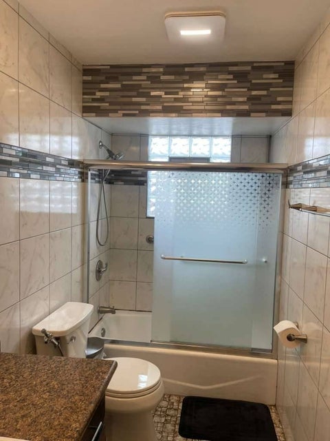 Tiny photo for 852 Tonne Road, Elk Grove Village, IL 60007 (MLS # 12663837)