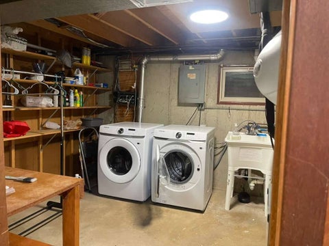 Tiny photo for 852 Tonne Road, Elk Grove Village, IL 60007 (MLS # 12663837)