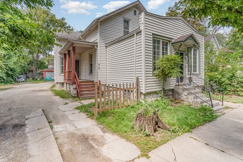 Tiny photo for 515 N Broadway Street, Joliet, IL 60435 (MLS # 12467408)