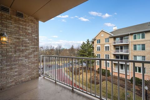 Tiny photo for 1731 Pavilion Way Way #405, Park Ridge, IL 60068 (MLS # 12593167)